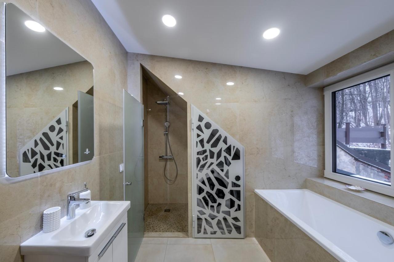 Bravo Apartments カウナス エクステリア 写真
